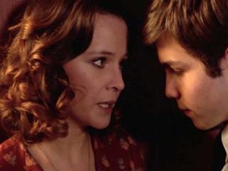 Подросток добивается интима от своей мачехи